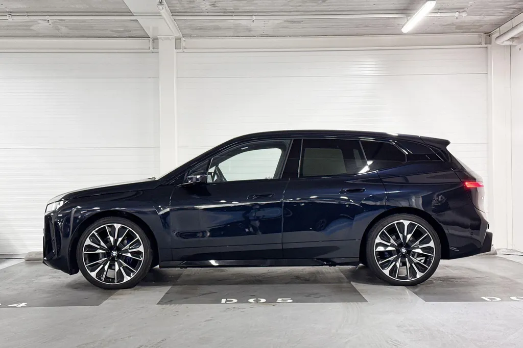 BMW iX xDrive60