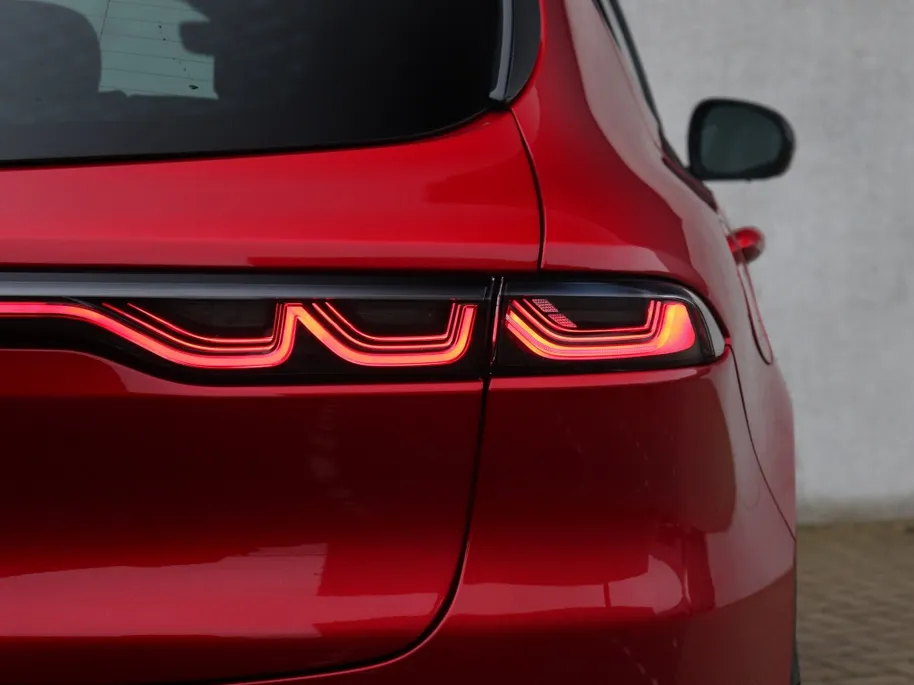 Alfa Romeo Tonale Ibrida Plug-In Q4 270 PK Sport Speciale | Pano | LED | Harman |