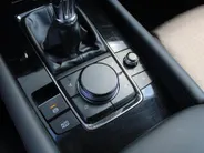 Mazda 3 2.0 e-SkyActiv-G M Hybrid 122 Comfort | Stuur-/stoelverwarming | Camera | Cruise adapt. | Clima | 16' LM | HUD | LED | Dodehoek detectie |