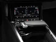 Audi e-tron 55 quattro 95 kWh 408pk S Edition · SOH 96,8% · Camera · Luchtvering · Afneembare Trekhaak · Head-Up Display · Elek. Achterklep · Stoelverwarming · 20'Velgen ·