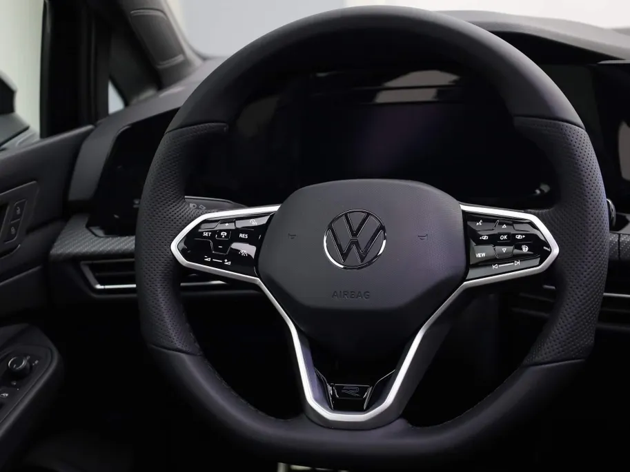 Volkswagen Golf 1.5eTSI/130PK DSG R-Line · Panoramadak · Apple/Android Car Play · Stoel & Stuurverwarming · Navigatie