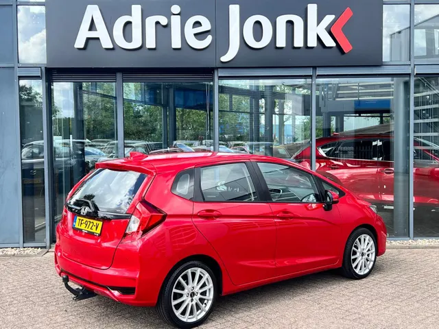 Honda Jazz 1.3 i-VTEC Comfort 102pk AUTOMAAT | TREKHAAK | NAVIGATIE | PARKEERSENSOREN V+A | STOELVERWARMING | 17' LM VELGEN |