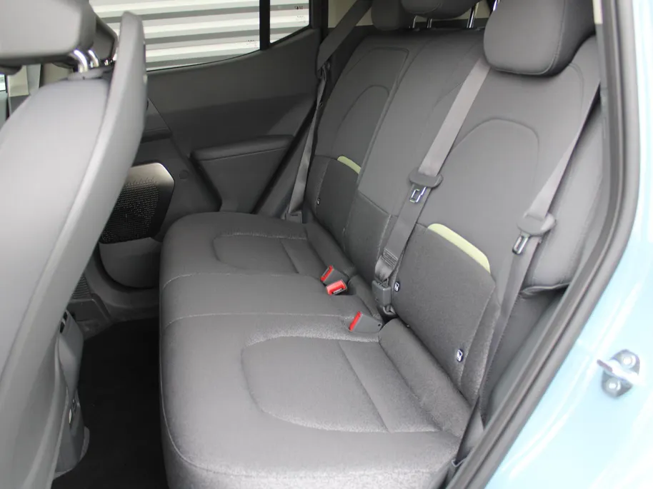 Kia EV2 Plus Advanced 42.2 kWh | Stuur-/stoelverwarming | Schuifdak | Dodehoek detectie | Elek. Stoelverstelling | Camera | 18' LM | LED | HK audio | Cruise adapt. |
