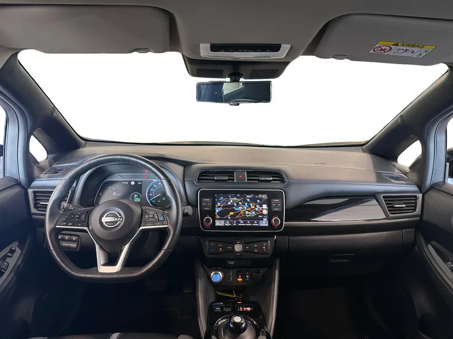 Nissan Leaf Tekna 40 kWh *Navigatie *360Camera *Climate Controle *Pro-pilot *Stoel & Stuur verwarming*Bose audio * Parkeersensoren voor en achter*
