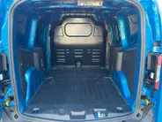 Ford E-Transit Cour. Limited 44 kWh | 1e eigenaar | Automaat | Trekhaak | Adapt. Cruise control | BLIS | Winter pack | Parkeersensoren voor en achter | Achteruitrijcamera | Navigatie | Apple carplay & Android auto | Fabrieksgarantie |
