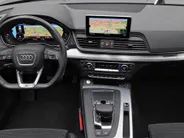 Audi Q5 50 TFSI e quattro S edition · Trekhaak · Adaptive Cruise Control · Apple/Android Car Play · Dodehoeksensoren · Stoelverwarming ·  Drive select · 360°Camera + Parkeersensoren ·