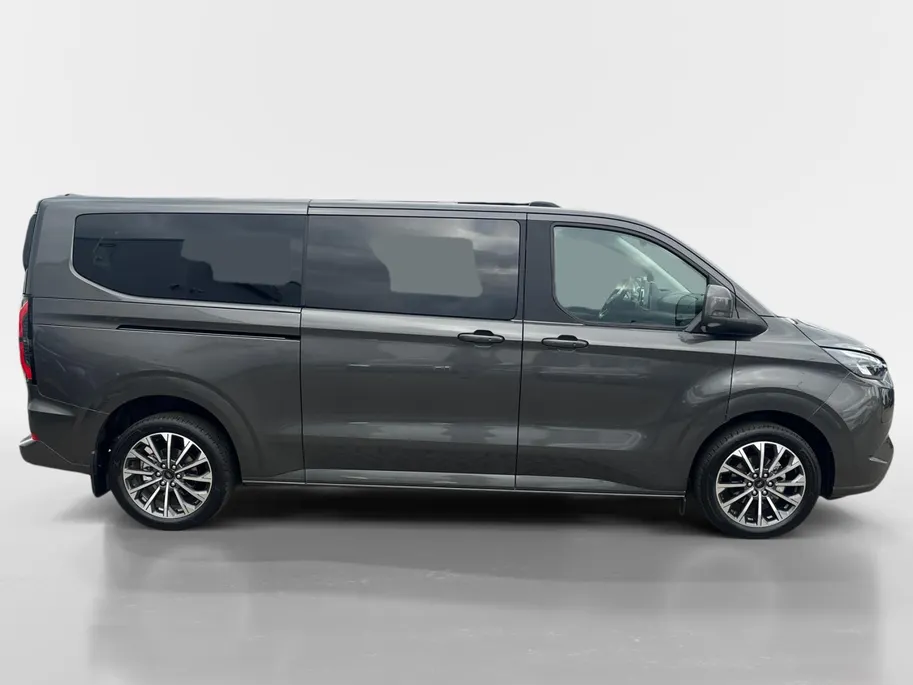 Ford Tourneo Custom E-Tourneo 340 L2H1 Titanium X 8 persoons | TE BESTELLEN AUTO | Lederen interieur | Navigatie | Parkeersensoren voor en achter | 19' LM velgen| Automatische airco 3-zones