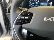 Kia Niro 1.6 GDi PHEV ExecutiveLine | Cruise Control | Climate Control | Camera | Navigatie | Stoelverwarming | Stuurverwarming | Stoelventilatie | Memory | Open Dak |