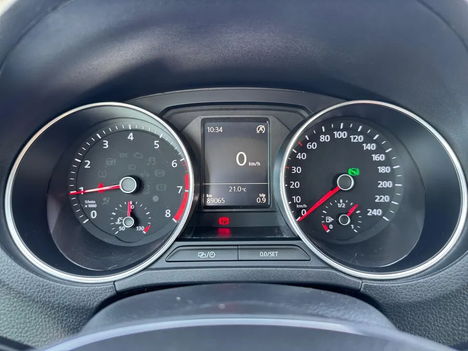 Volkswagen Polo 1.0 Bluemotion Edition | NL auto | Automaat | Parkeersensoren voor en achter | 15' lichtmetalen velgen | Cruise control | Airco | Elektrische ramen voor en achter | Bluetooth | Bovag garantie |
