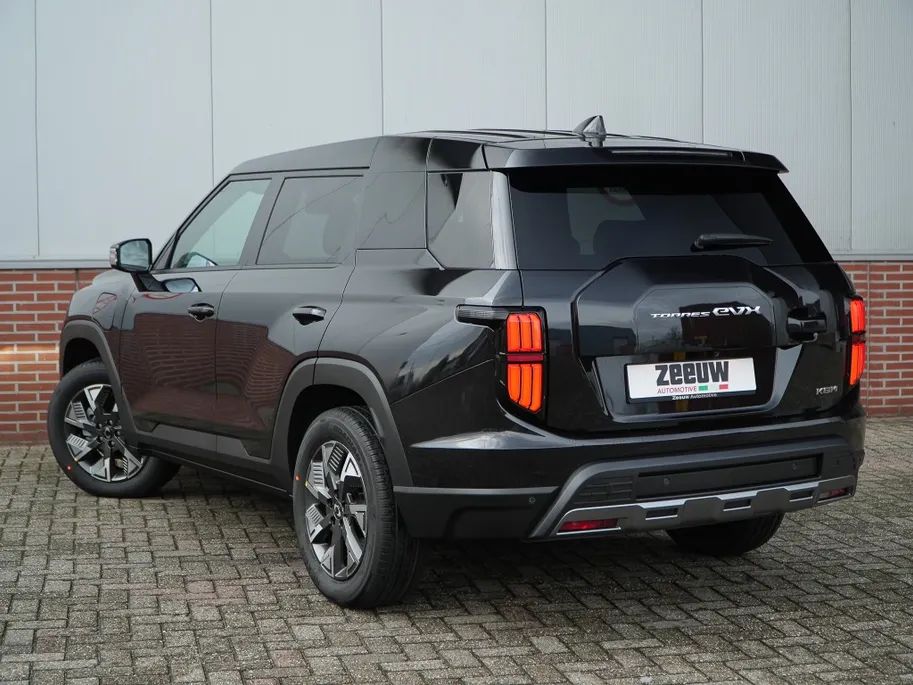 KGM Torres EVX Platinum | Warmtepomp | Leder | carplay | Navi | Camera