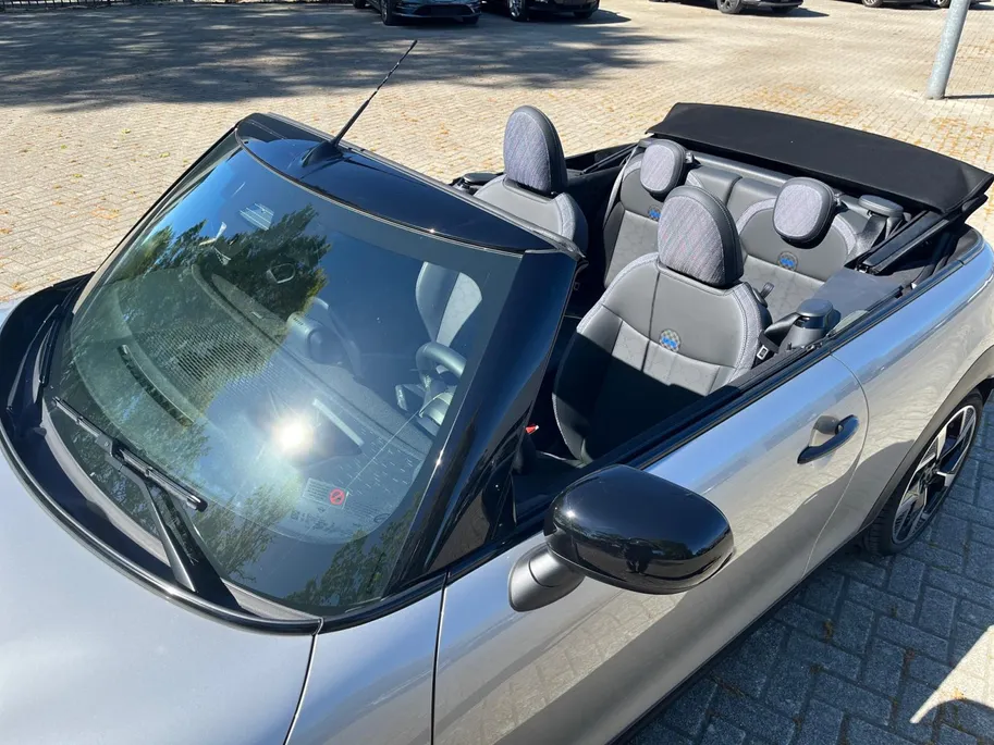 MINI Cooper Cabrio 2.0 C Classic | Apple Carplay | Android Auto | Navigatie | 18' LM