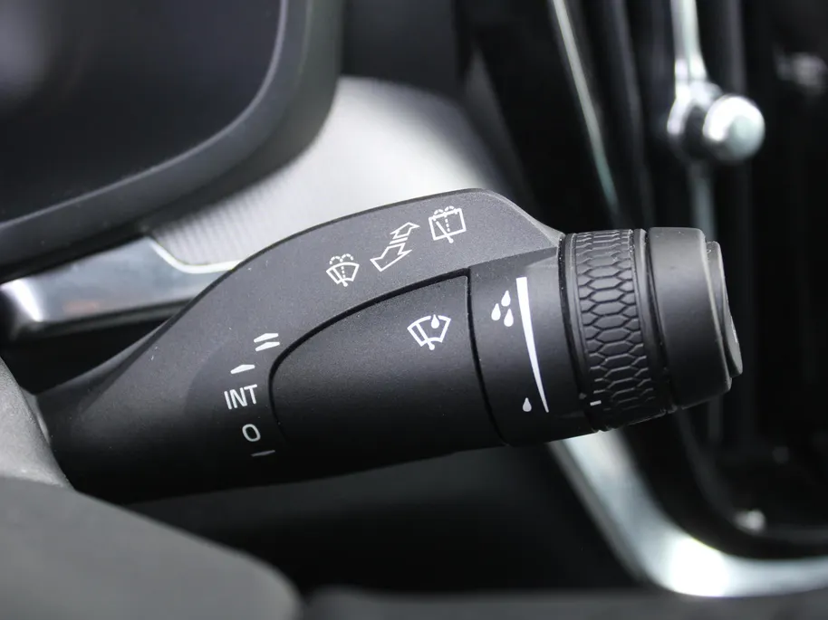 Volvo V60 2.0 T6 Plug-in hybrid AWD Plus Dark | Nappaleder | Trekhaak | HK audio | Schuifdak | Stuur-/stoelverwarming | Adap. Cruise | Dodehoek detectie | Geheugenstoelen | 360 Camera |