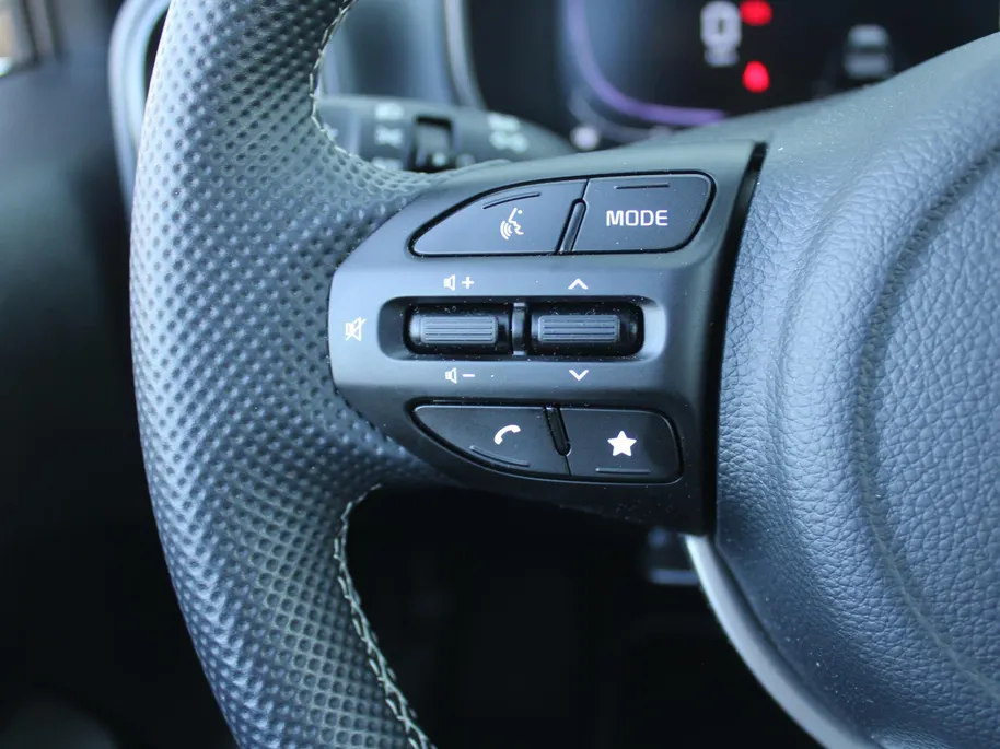 Kia Picanto 1.0 DPI GT-Line | Stuur-/stoelverwarming | Schuifdak | Camera | Dodehoek detectie | Telefoonlader | Clima | Navi | 16' LM | LED | Cruise |