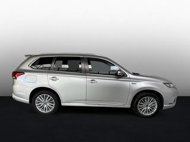 Mitsubishi Outlander 2.4 PHEV Pure+