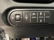 Kia ProCeed 1.0 T-GDI GT-Line | Elektrisch Glazen Schuif / Kanteldak | Apple Carplay / Android Auto | Navigatiesysteem | Stoel + Stuurverwarming | Licht + Regensensor | Parkeersensoren + Camera Achter | Cruise Control | 17” Lichtmetalen Velgen | Climate Control Rijst