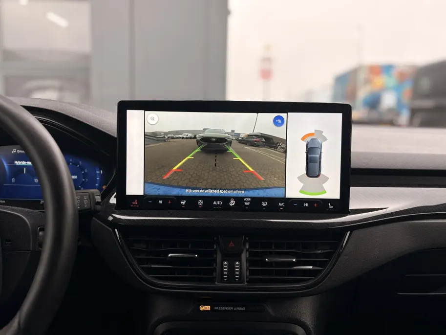 Ford Focus Wagon 1.0 EcoBoost ST Line 125 PK WINTER PACK I LEDEREN BEKLEDING I APPLE CARPLAY / ANDROID AUTO I ' 18 ' VELGEN I