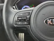 Kia Niro 1.6i Hybrid DynamicPlusLine Dealer onderhouden | Trekhaak | Stoel/stuurverwarming | Dodehoek detectie | Leder | Camera | Carplay & Android | Cruise Control Adaptief | Fabrieksgarantie t/m 23-9-2027 | NAP