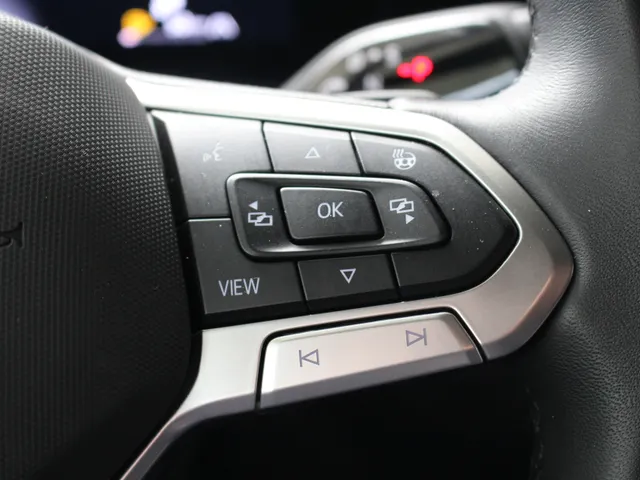 Volkswagen Tiguan 1.5 eTSI DSG Goal Edition Navigatie | Trekhaak | Matrix Led | Keyless Entry | Easy Open achterklep