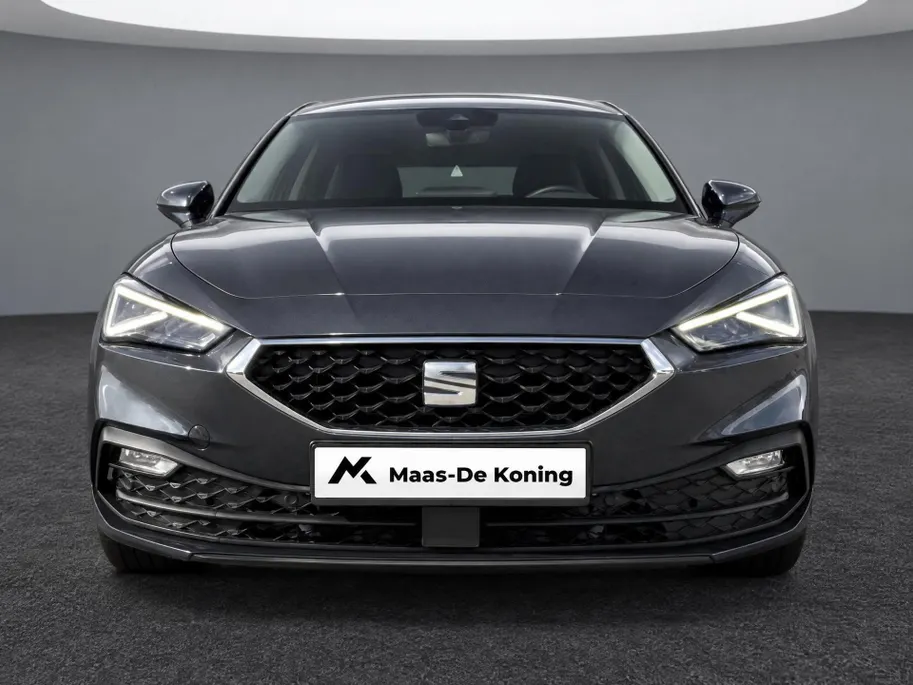 SEAT Leon Sportstourer FR Business 1.5 eHybrid 150 kW / 204 PK Station | Panorama dak | Matrix lichten | Metallic Lak | Herwaardering!!