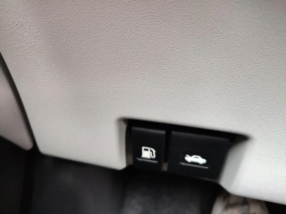 Suzuki Swift 1.2 Select Smart Hybrid | Stoelverwarming | Navigatie | Camera | Incl. 12 maanden garantie, APK, Onderhoudsbeurt etc. Premiumpakket gratis! |