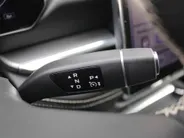 Mazda 6 6e Takumi Long Range 80 kWh | Stuur-/stoelverwarming + ventilatie | 360 camera | Pano dak | Zwart leer | 19' LM | HUD | LED | Elek. stoelverst. |