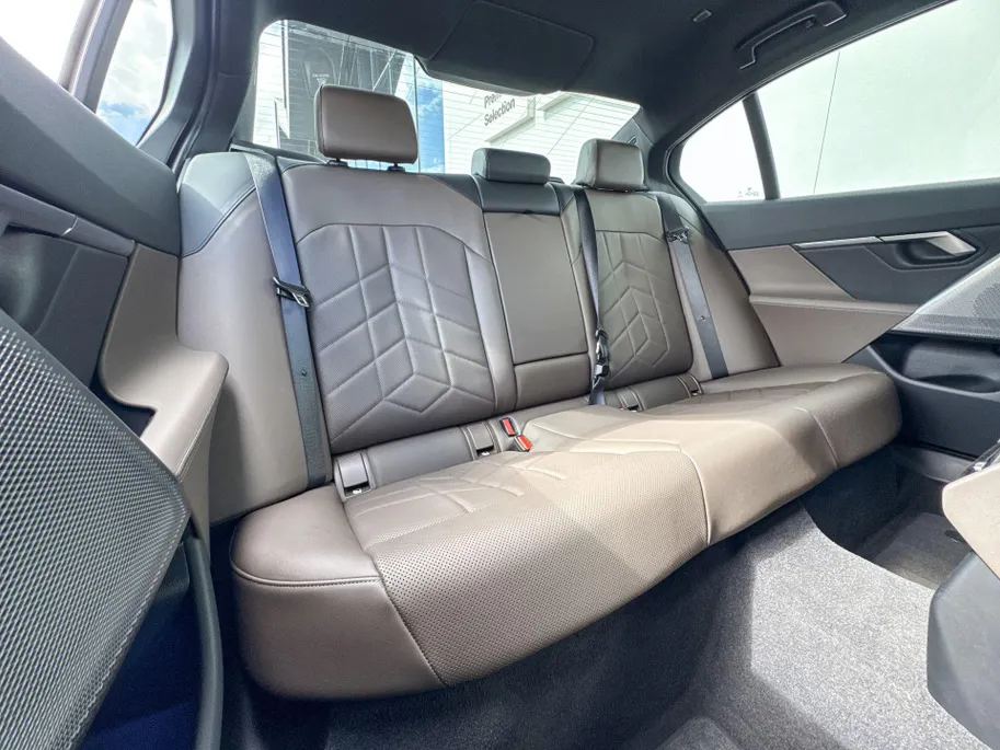 BMW i5 Sedan eDrive40