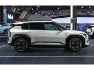 Kia EV3 GT AWD 81.4 kWh Launch control | Elektronisch adaptief onderstel met road-preview | 20' lichtmetalen GT-velgen