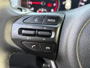 Kia Stonic 1.0 T-GDi MHEV DynamicPlusLine | Trekhaak | Keyless | Camera | Climate Control | Cruise Control | Lane Assist | Apple Carplay | Android Auto |