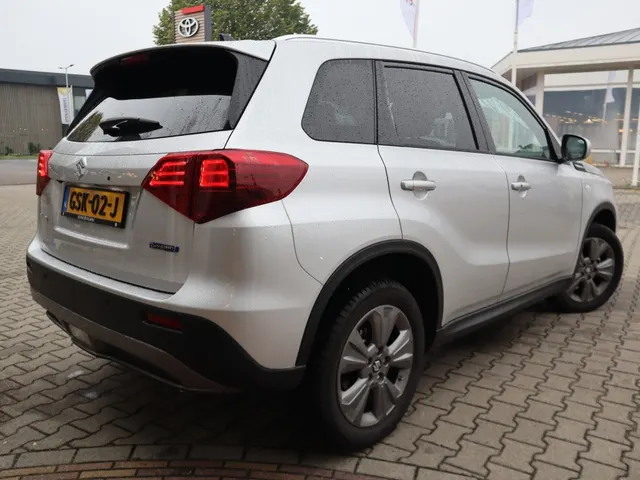 Suzuki Vitara 1.5 Hybrid Select Automaat | All Seasons | Blindspot | Carplay | Adaptive Cruise