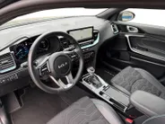 Kia Ceed Sportswagon 1.0 T-GDi MHEV Design Edition Automaat | Navi | Clima | Adaptive Cruise | Camera | Stoel-/Stuurverwarming | JBL Soundsysteem | LED Koplampen