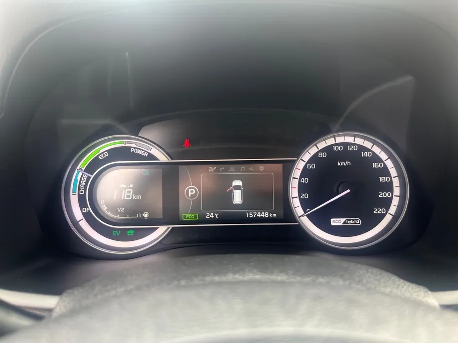 Kia Niro 1.6 GDi Hybrid ExecutiveLine | Compleet dealer onderhouden! | Elektrisch verstelbare stoelen incl. geheugenfunctie | Stoelverwarming- en koeling | JBL geluidsinstallatie | Dodehoekassistentie | Achteruitrijcamera | Navi | Climate control