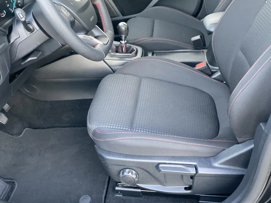 Ford Focus 1.0 EcoBoost Hybrid ST Line 125 pk Wagon GROOT NAVIGATIE-WINTERPAKKET-PRIVACY GLASS
