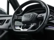 Audi Q7 55 TFSIe 381pk Quattro Pro Line S Panoramadak · Trekhaak · Luchtvering · B&O · Leder Valcona · Elek. Stoelen + Geheugen Bestuurder · 21'' Inch · 360 Camera · SOH 97,2% · · EXTRA INRUILKORTING ·
