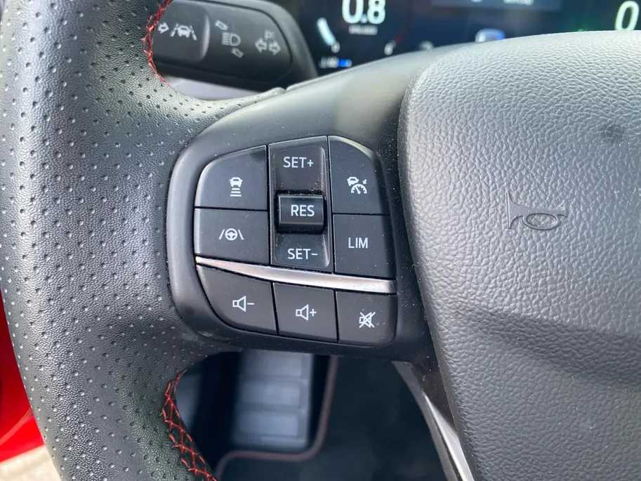 Ford Focus Wagon 1.0 EcoBoost Hybrid ST Line X 155pk automaat | Stoel- stuur en voorruitverwarming | Kantel / schuifdak | Driver assistance pack