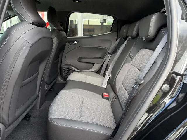 Mitsubishi Colt 1.6 HEV Intense+ | NIEUW | € 4.000 Actiekorting | 8 jaar garantie