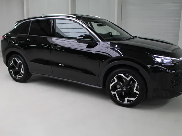 Volkswagen T-Roc 1.5 eTSI 150PK R-Line DSG (Nw Model) | Navigatie | IQ light | El. achterklep | PDC+Camera | Stuur- en Stoelverwarming