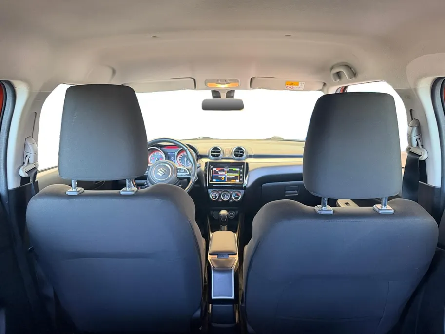 Suzuki Swift 1.2 Style Smart Hybrid AUTOMAAT | Trekhaak | Climate Control | Camera | Navigatie | Stoelverwarming