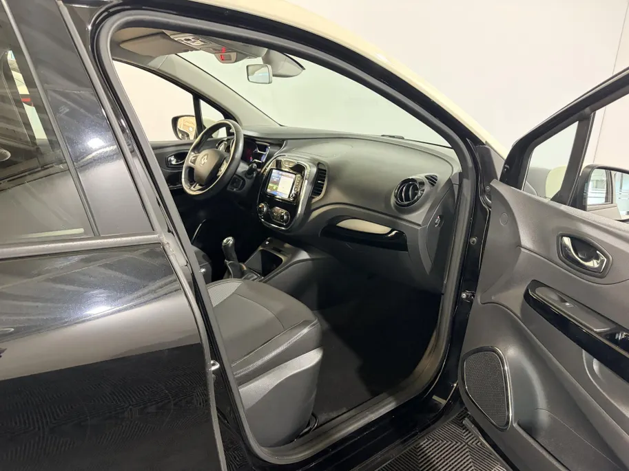 Renault Captur 90PK TCe Dynamique | Navi | Camera | Parkeersensoren | Climate Control | Cruise Control | Lichtmetalen Velgen | Licht & Regen Sensor | Bluetooth | USB | LED Dagrijverlichting |