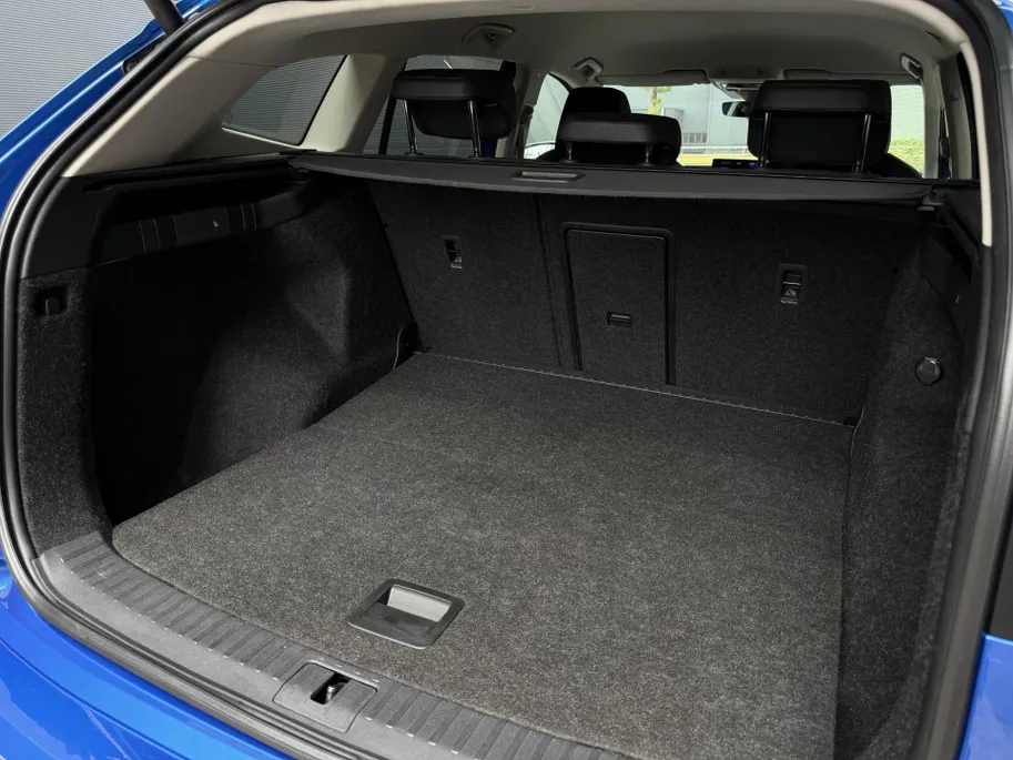 Škoda Enyaq iV 80 | Elektrisch verstelbare stoelen incl. geheugenfunctie | Stoel- en stuurverwarming | Elektrisch bedienbare achterklep | Lederen bekleding | Achteruitrijcamera | Parkeersensoren voor- en achter | Apple/Android Carplay