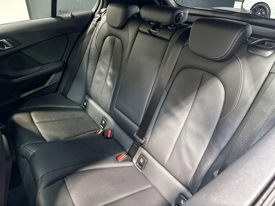 BMW 1 Serie 118i 5-deurs Model M Sport