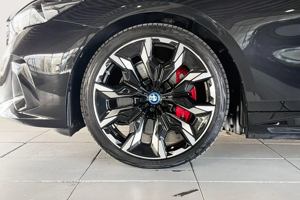 BMW i5 Touring M60 xDrive 84 kWh