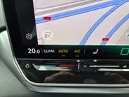 Volkswagen ID.4 Limited Edition 52 kWh accu 170 PK · Achteruitrijcamera · Draadloze telefoonverbinding ·
