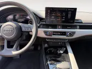 Audi A4 Avant 35 TFSI Advanced Edition | NL auto | Automaat | Parkeersensoren voor en achter | 18' lichtmetalen velgen | Elektr. achterklep | Navigatie  | Bovag garantie |