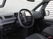 Kia PV5 Passenger Plus 71.2 kWh | Stuur-/stoelverwarming v+a | Camera | Cruise adapt. | Draadloze telefoonlader | PDC v+a | Clima | Navi | LED | 17' LM |