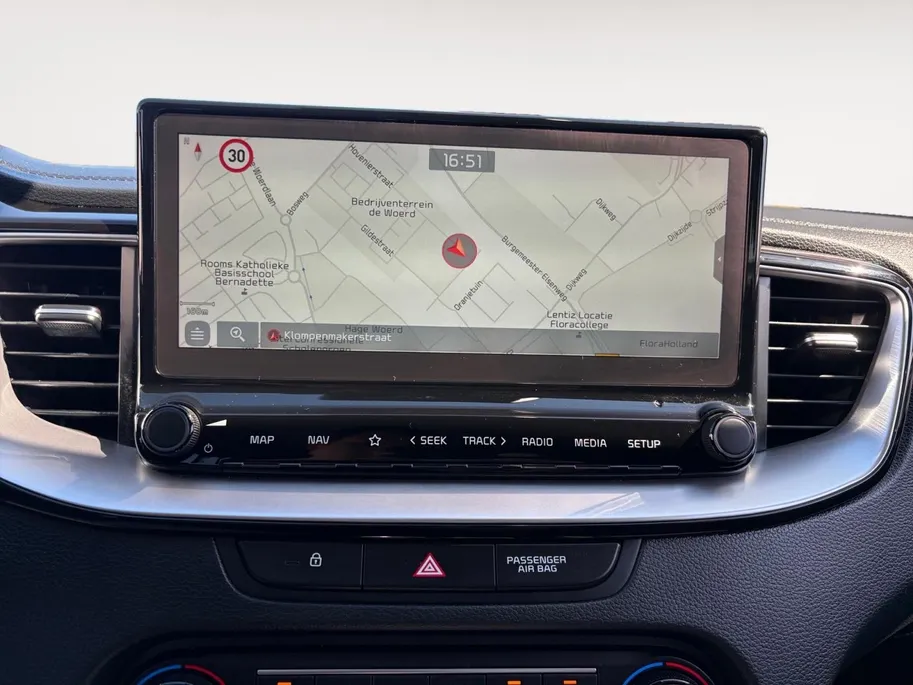 Kia XCeed 1.0 T-GDi DynamicPlusLine | Stoel- en stuurverwarming | Keyless entry/start | Achteruitrijcamera | Parkeersensoren achter | Apple/Android Carplay | Cruise control | Climate control | Navi