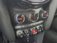 MINI Cooper Mini 1.5 Business Edition | Navigatie | Harman Kardon | Climate | Sensoren | Cruise