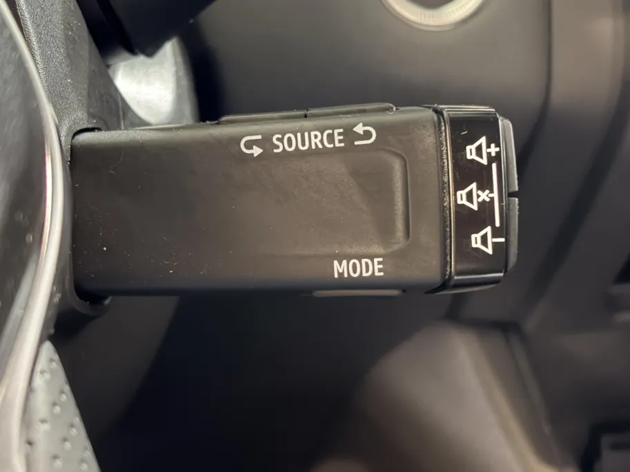 Renault Captur 160PK E-Tech Full Hybrid Techno Automaat | Camera | Parkeersensoren | Adaptive Cruise Control | Climate Control | Apple CarPlay/Android Auto | Full LED | Licht & Regen Sensor | Lichtmetalen Velgen |