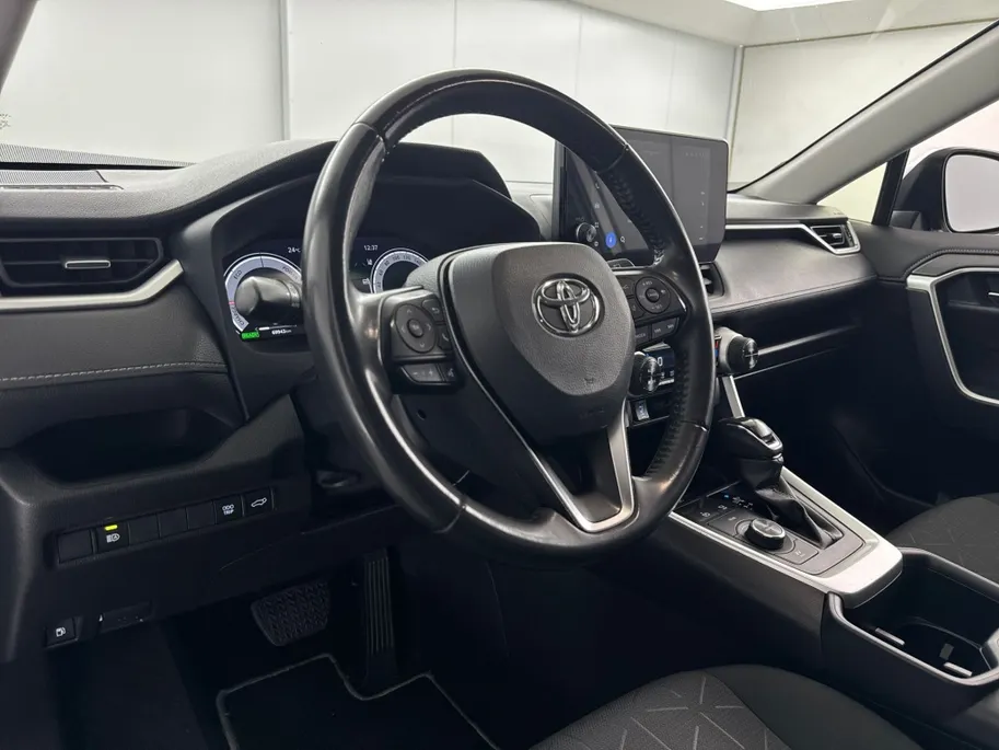 Toyota RAV4 2.5 Hybrid AWD Dynamic | Trekhaak | 18'' L.M. Velgen | Elektrische Achterklep