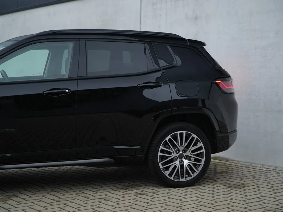 Jeep Compass 4xe 240 PK Hybrid Summit | Leder | Winter | Navi | Premium | 19'