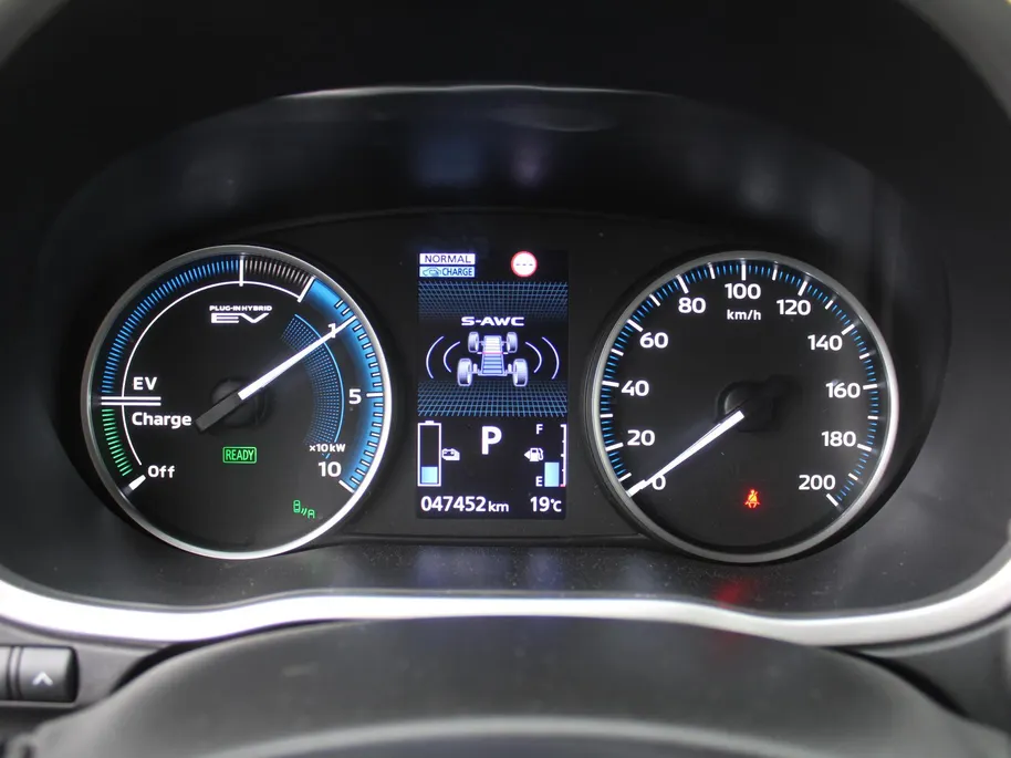 Mitsubishi Eclipse Cross 2.4 PHEV Executive | Trekhaak | 18' LM | 360 Camera | Navi | Cruise adapt. | Elek. stoelverstelling | Leer/Alcantara | Stuur-/stoelverwarming | LED |